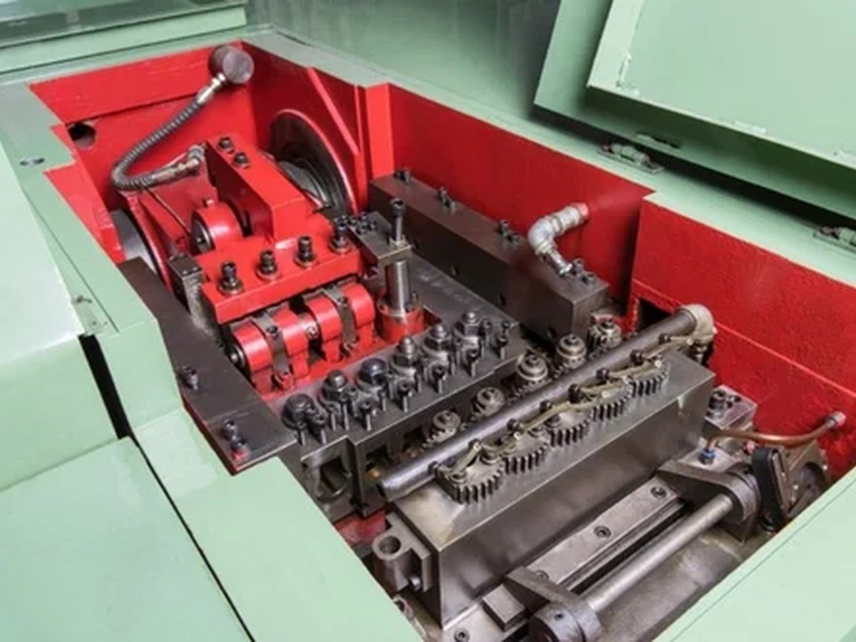 Cold Nut Former Machine