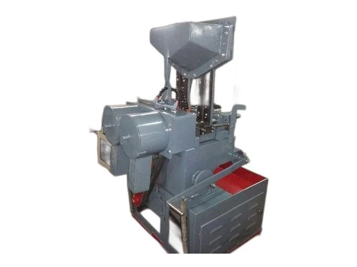 Nut tapping machine